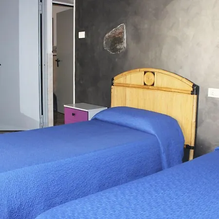 Alcaravaneras Hostel-2